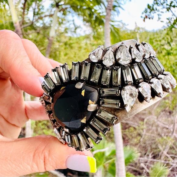 Dannijo Valentina Silvertone Multi-Crystal Cuff NWT - Picture 16 of 17